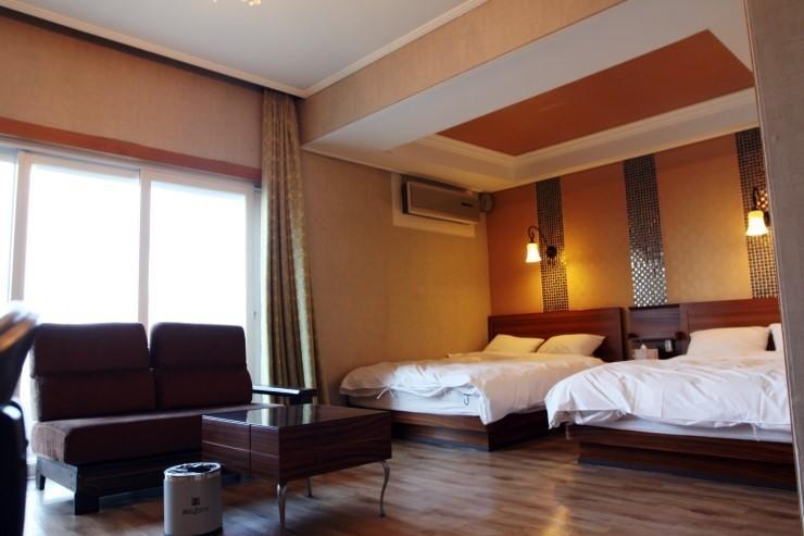 Zenith Hotel Порён Экстерьер фото